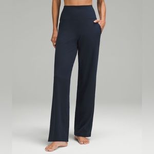 *LIKE NEW - Lululemon Wide Leg Align 31" Size 2